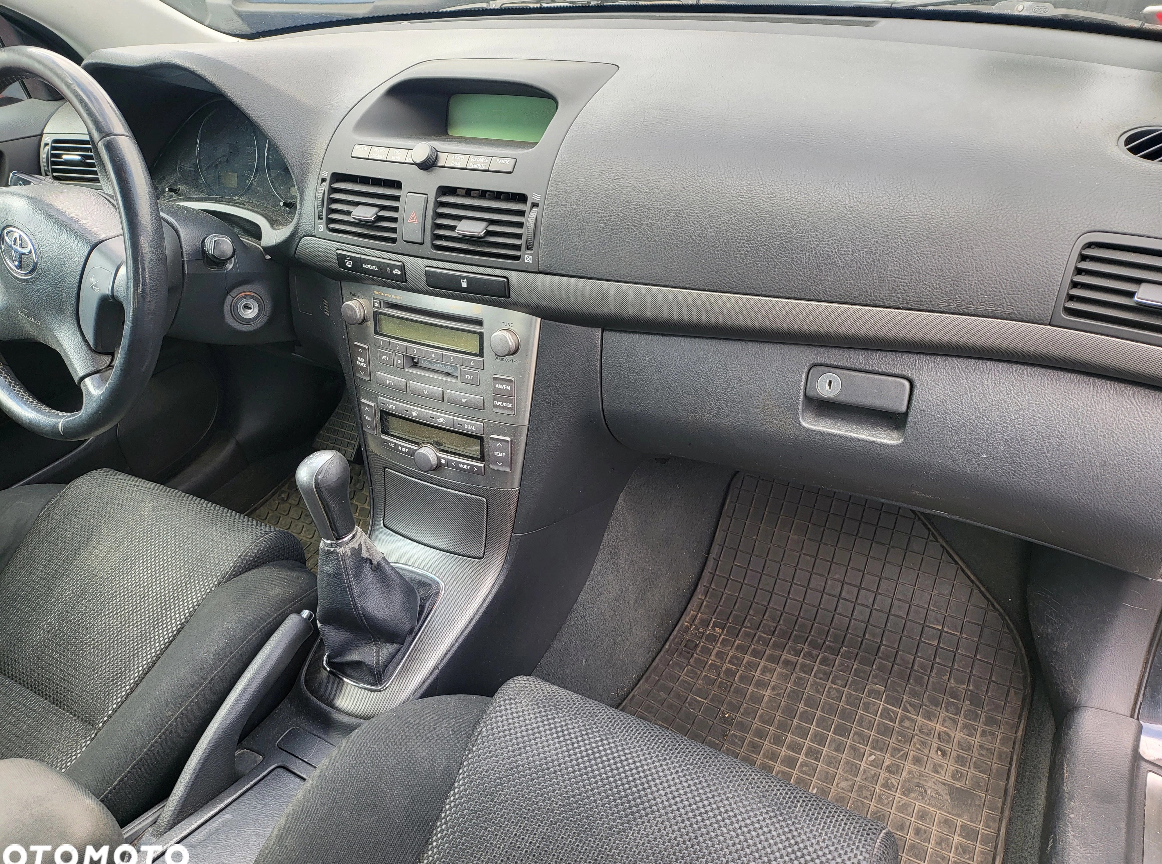 Toyota Avensis cena 11909 przebieg: 289000, rok produkcji 2004 z Sieradz małe 436